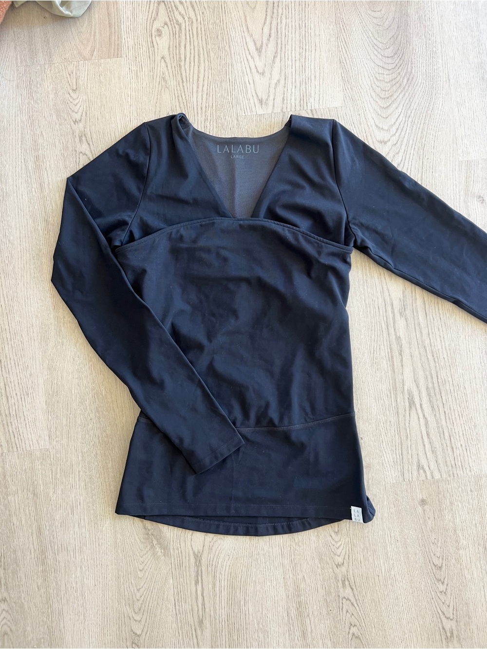 Lalabu Black Long-Sleeve Top